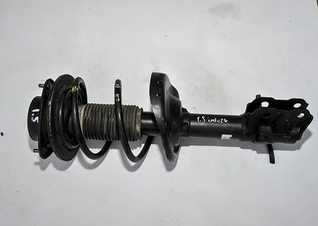 6 SERİSİ ÇIKMA PARÇA ÖN AMORTİSÖR.JPG